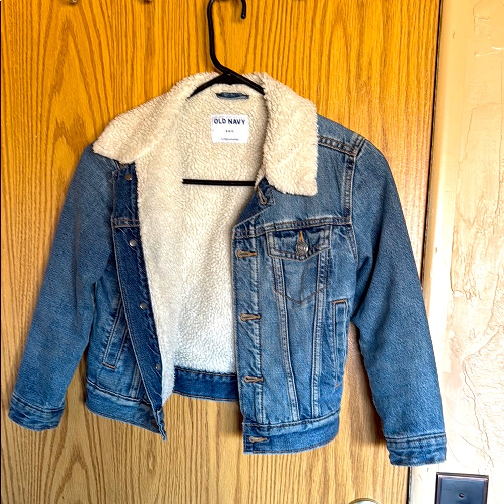 Boys Sherpa lined denim coat size small (6/7)